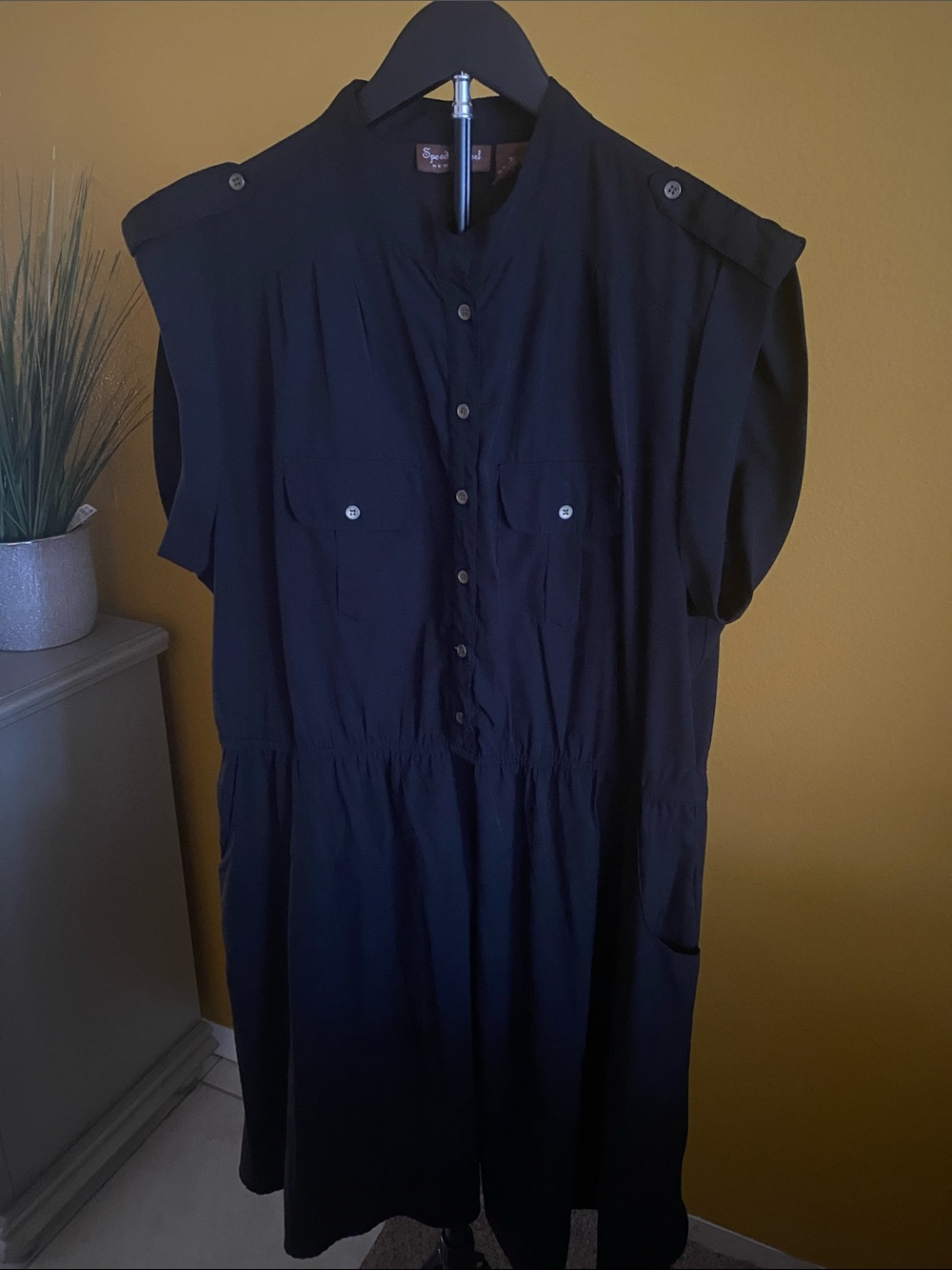 Black Cap-Sleeve Button-Front Women's Dress